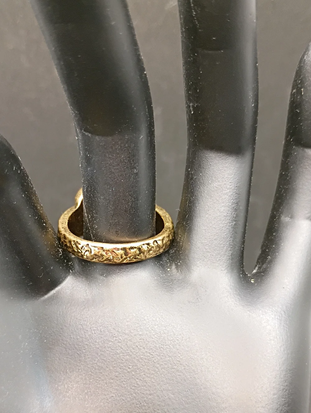 Size 9 Gold Tone Heart Ring with Red Enamel Center